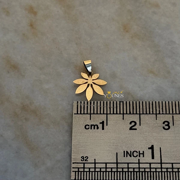 تصویر دوم آویز گل پنج برگ طلا لیزری